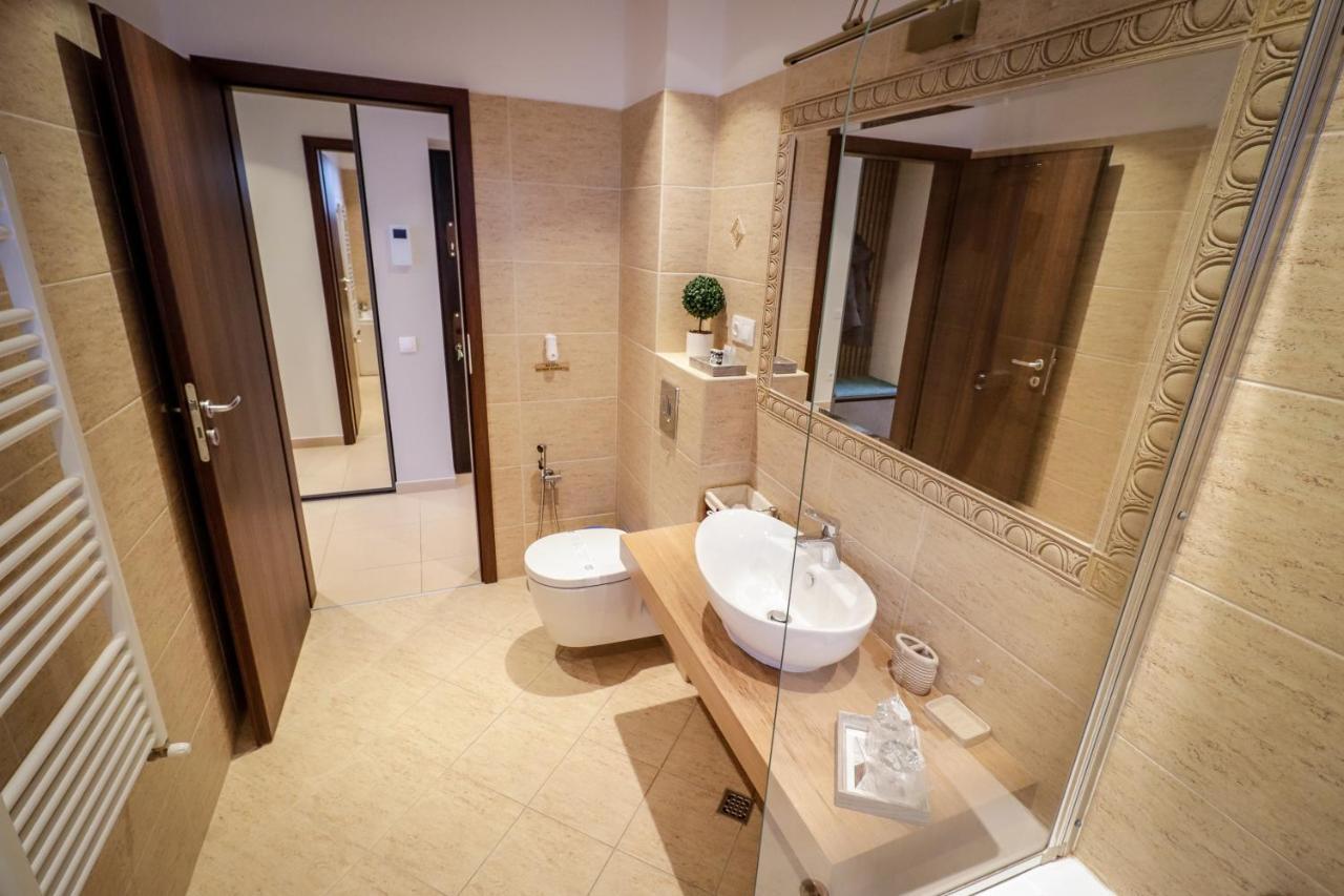 Lux Green Apartament 2 Appartement Braşov Buitenkant foto