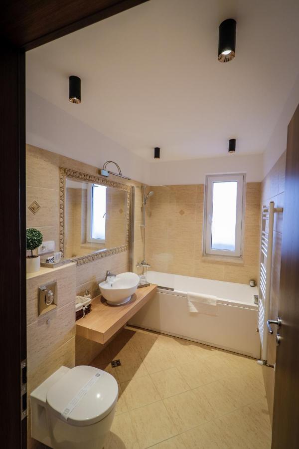 Lux Green Apartament 2 Appartement Braşov Buitenkant foto